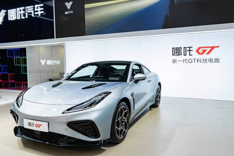 佛山禅城区华汇博企业管理咨询哪吒汽车在智能汽车领域的表现，领途汽车在新能源汽车市场中的影响力